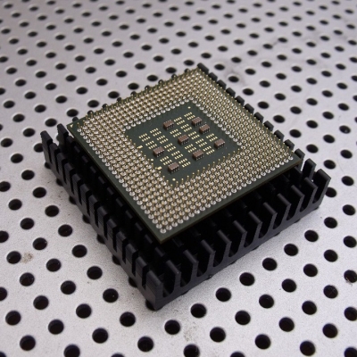 micro-chip-19980_960_720