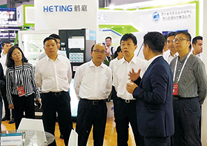2018年5月，贵阳市市委副书记、市长陈晏，贵阳市常务副市长徐昊一行参观鹤庭展台