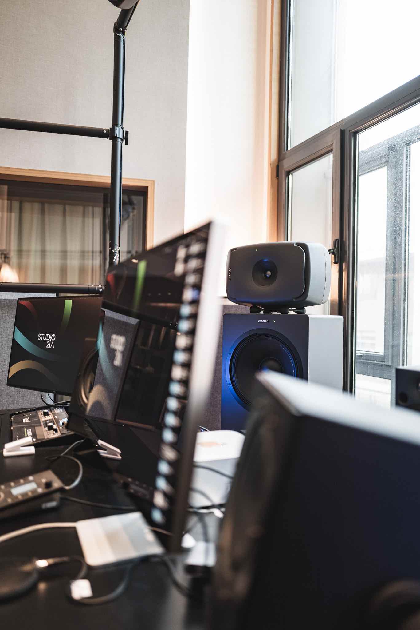 GENELEC真力 · 有源监听音箱领跑者 | 周天澈 & Studio21A 录音棚