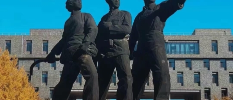 0_1-封面_中影门口